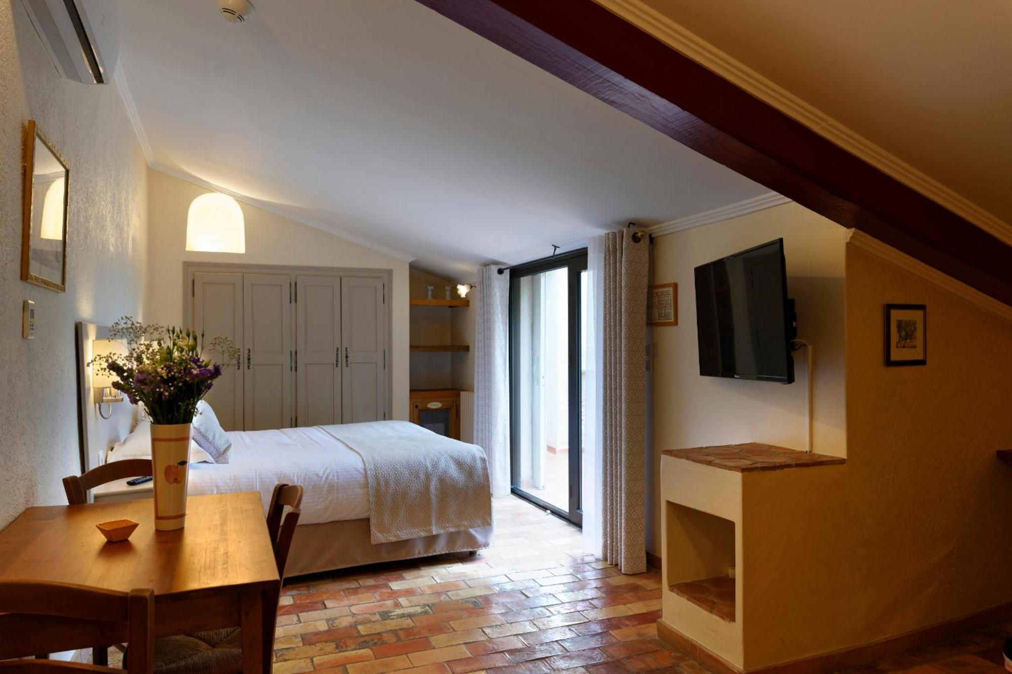 Hotel Charembeau Forcalquier Esterno foto